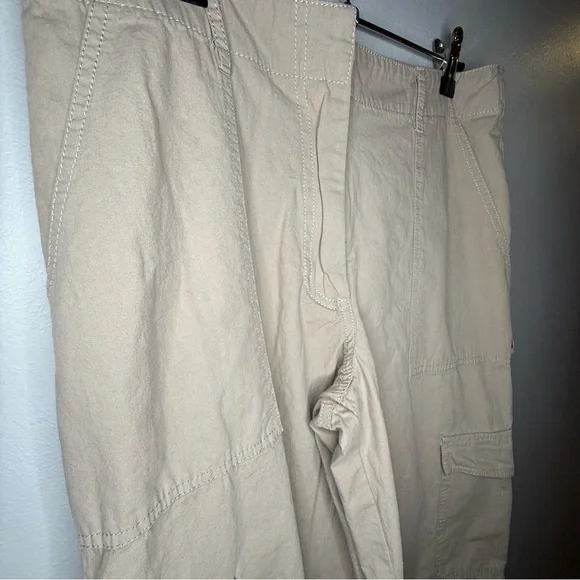 White Fox Boutique Tan Cargo Pants Womens Small Beige Cotton Utility Straight - Picture 3 of 8